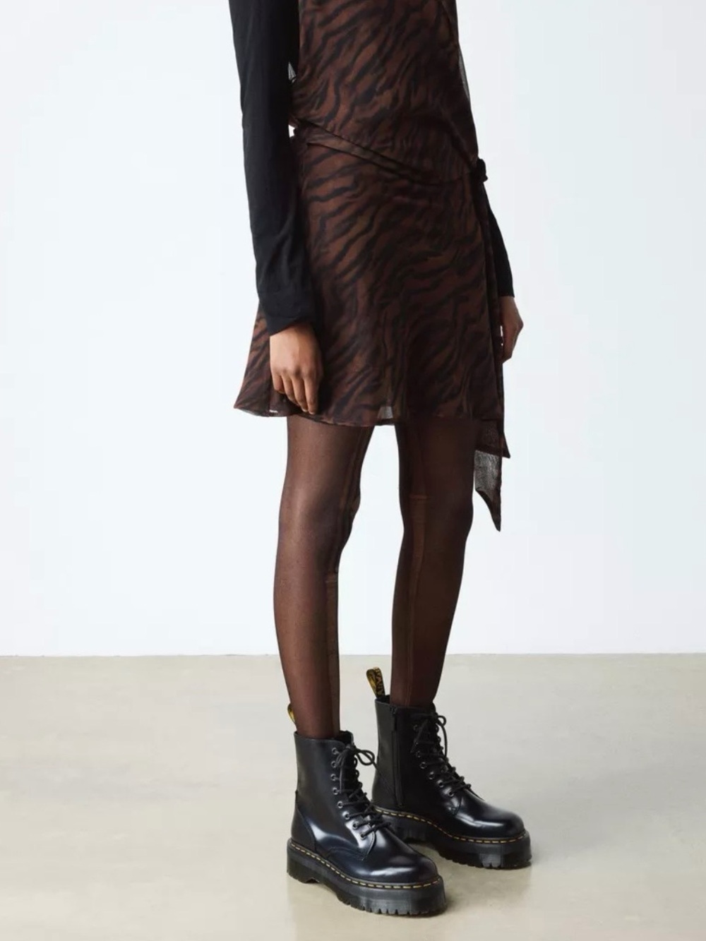 Dr. Martens Jadon Leather Platform Boot - Picture 2 of 9